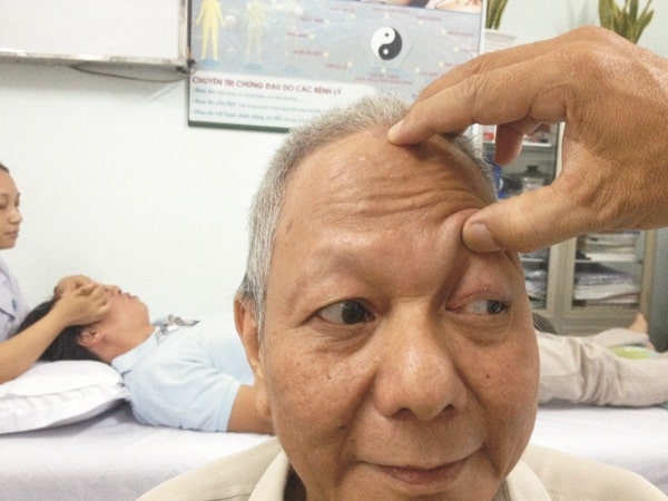 Chữa trị những bệnh liên quan mắt